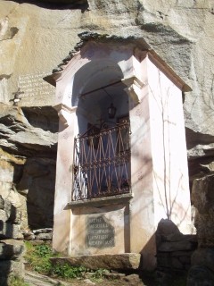 salanti03.jpg (28827 bytes)