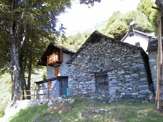 moncucco210.jpg (36149 bytes)