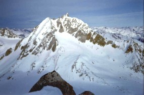 chuebodenhorn04.jpg (16974 bytes)